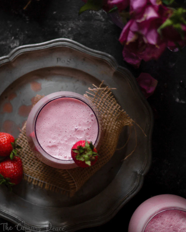 strawberry lassi